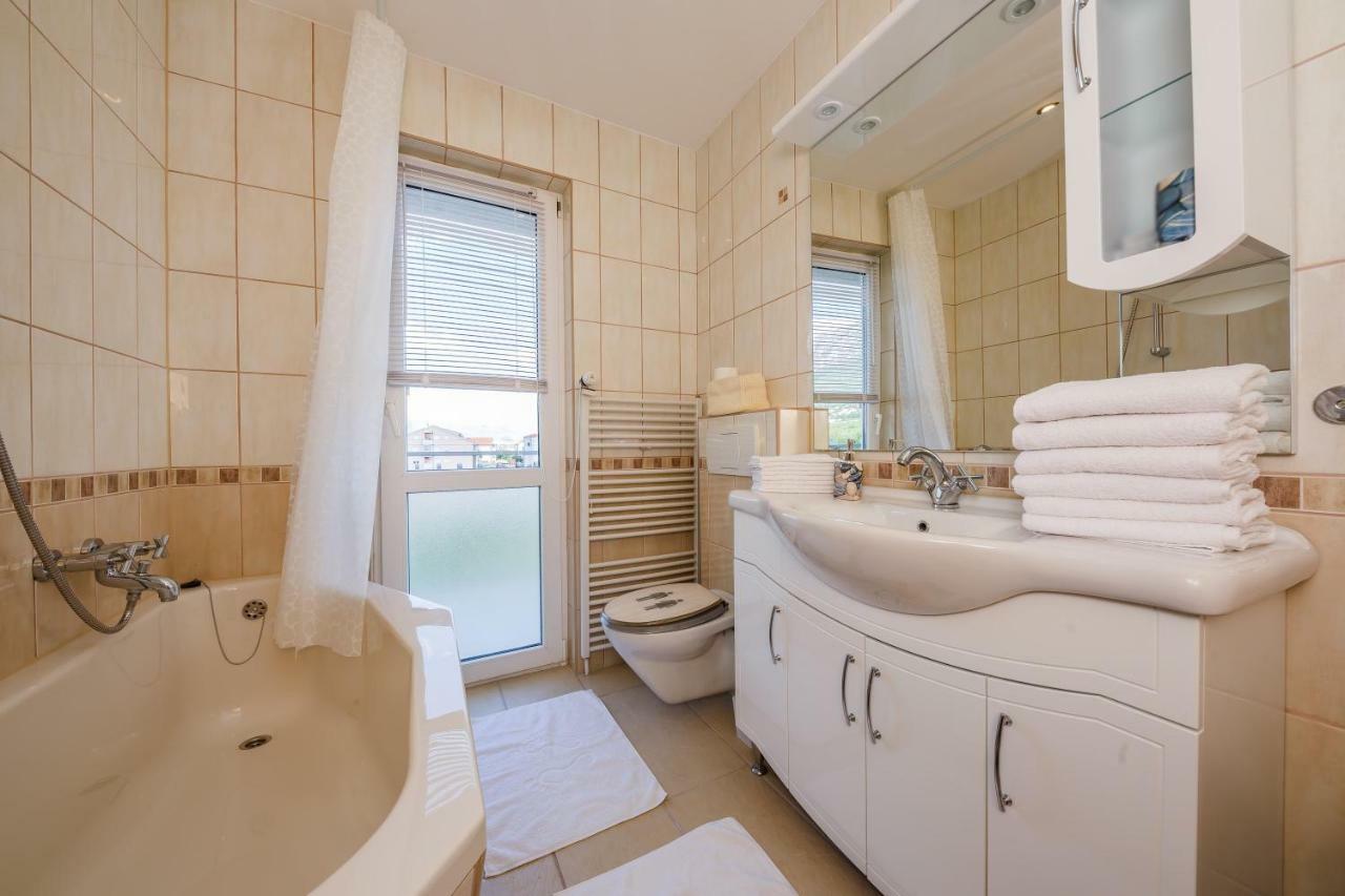 Apartman Lucija Kaštela Exterior foto